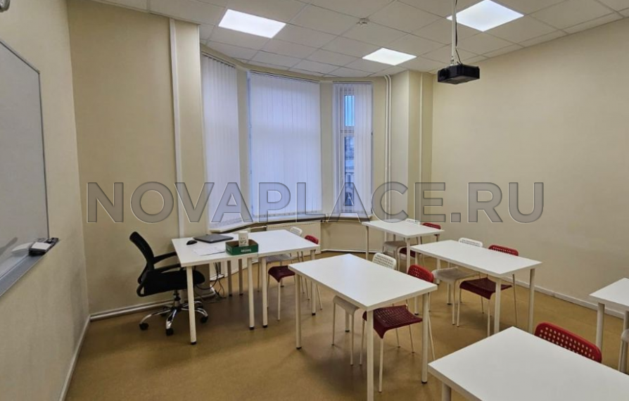 Аренда офиса в бизнес-центре в Москве 160 м2