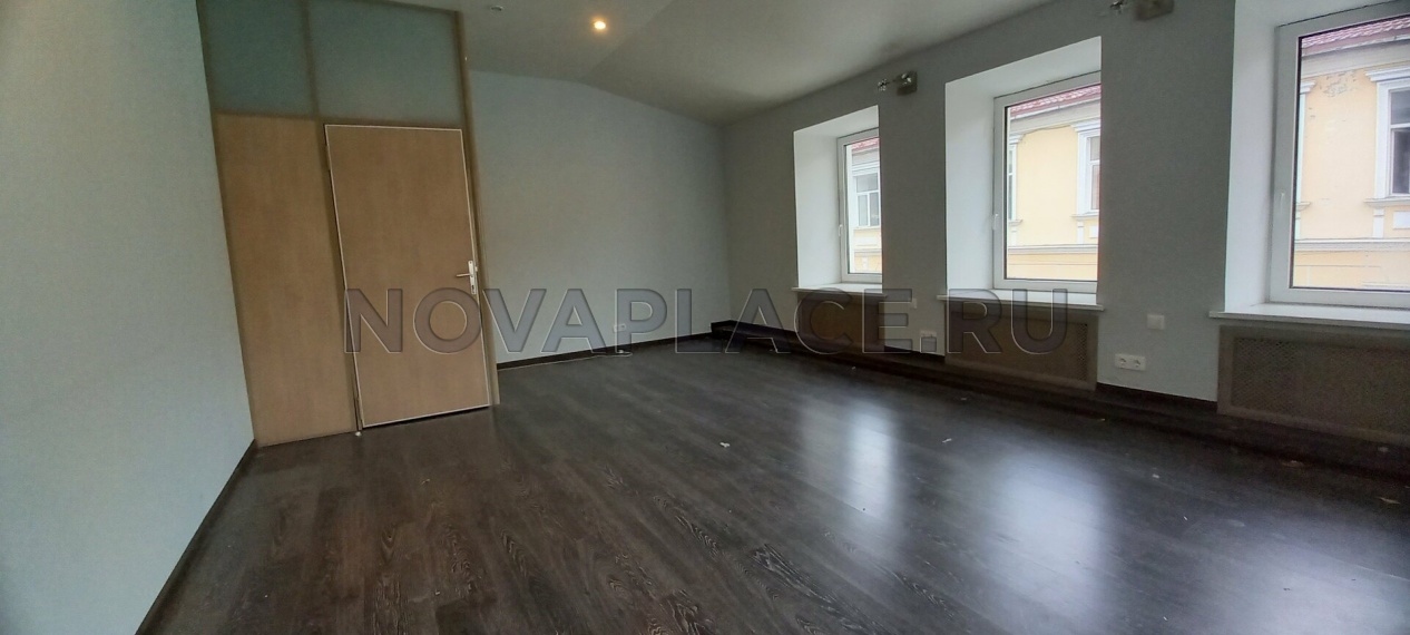 Аренда офиса в бизнес-центре в Москве 58 м2