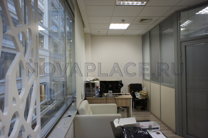 Аренда офиса в бизнес-центре в Москве 304 м2