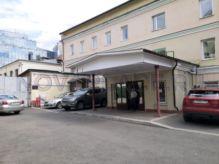 Аренда офиса в административном здании в Москве 289 м2