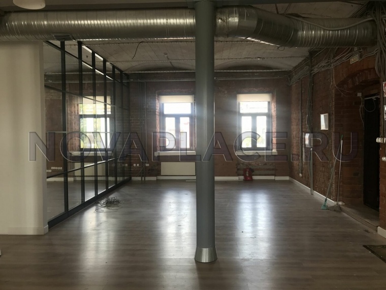 Аренда офиса в административном здании в Москве 359 м2