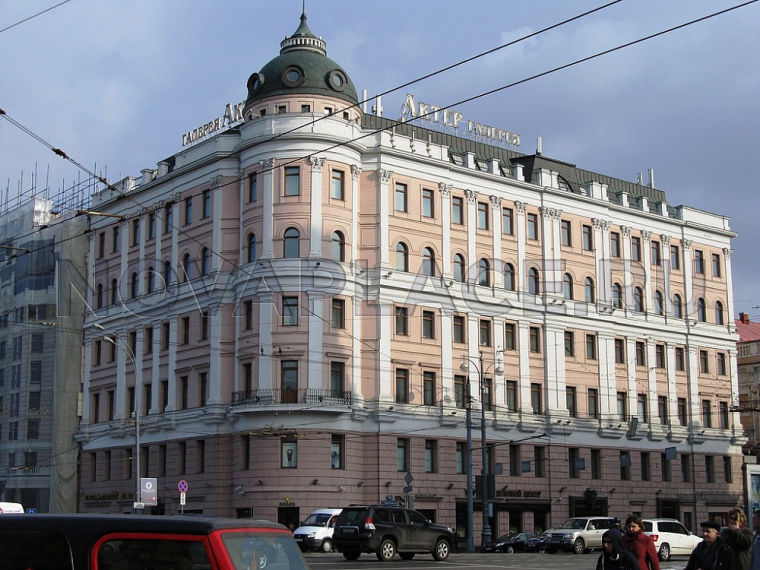 Аренда офиса в бизнес-центре в Москве 142 м2