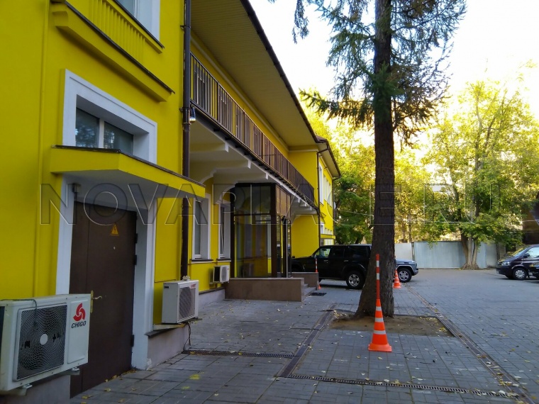 Аренда офиса в бизнес-центре в Москве 65 м2