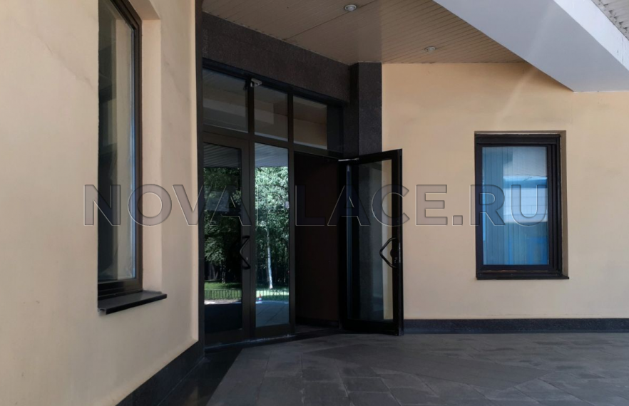 Аренда офиса в бизнес-центре в Москве 260 м2