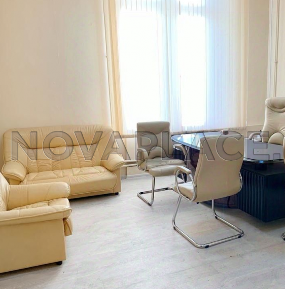 Аренда офиса в бизнес-центре в Москве 211 м2