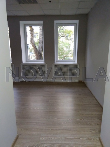 Аренда офиса в бизнес-центре в Москве 65 м2