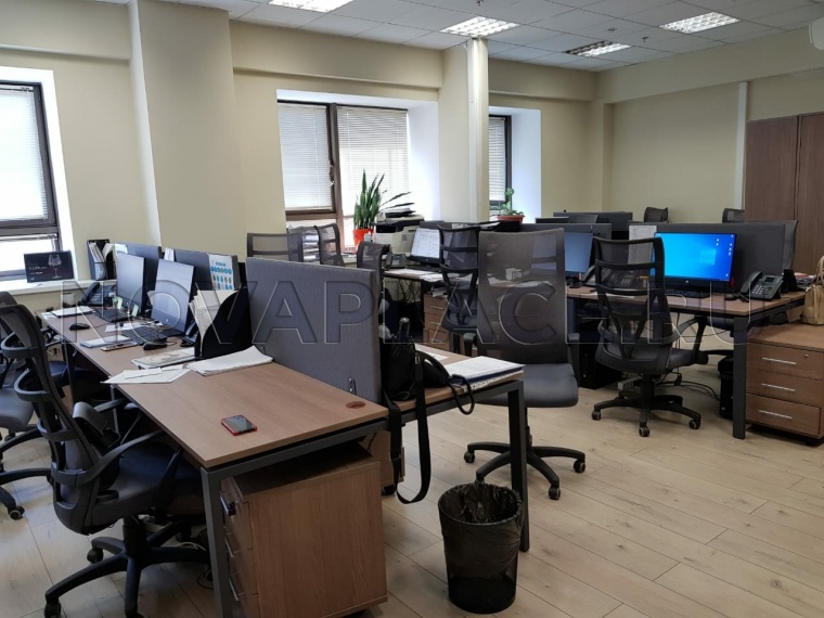Аренда офиса в бизнес-центре в Москве 437 м2