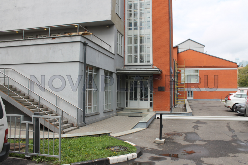 Аренда здания (ОСЗ) в Москве 1402 м2