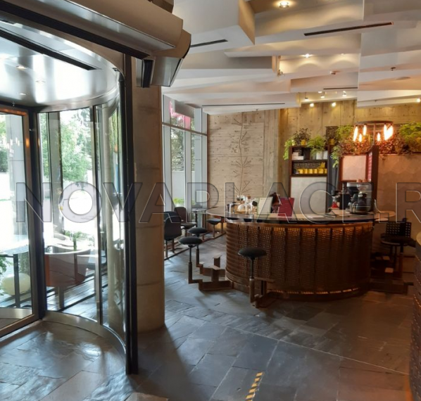 Аренда офиса в бизнес-центре в Москве 242 м2